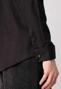 BOSS HANK SPREAD - Košeľa - black