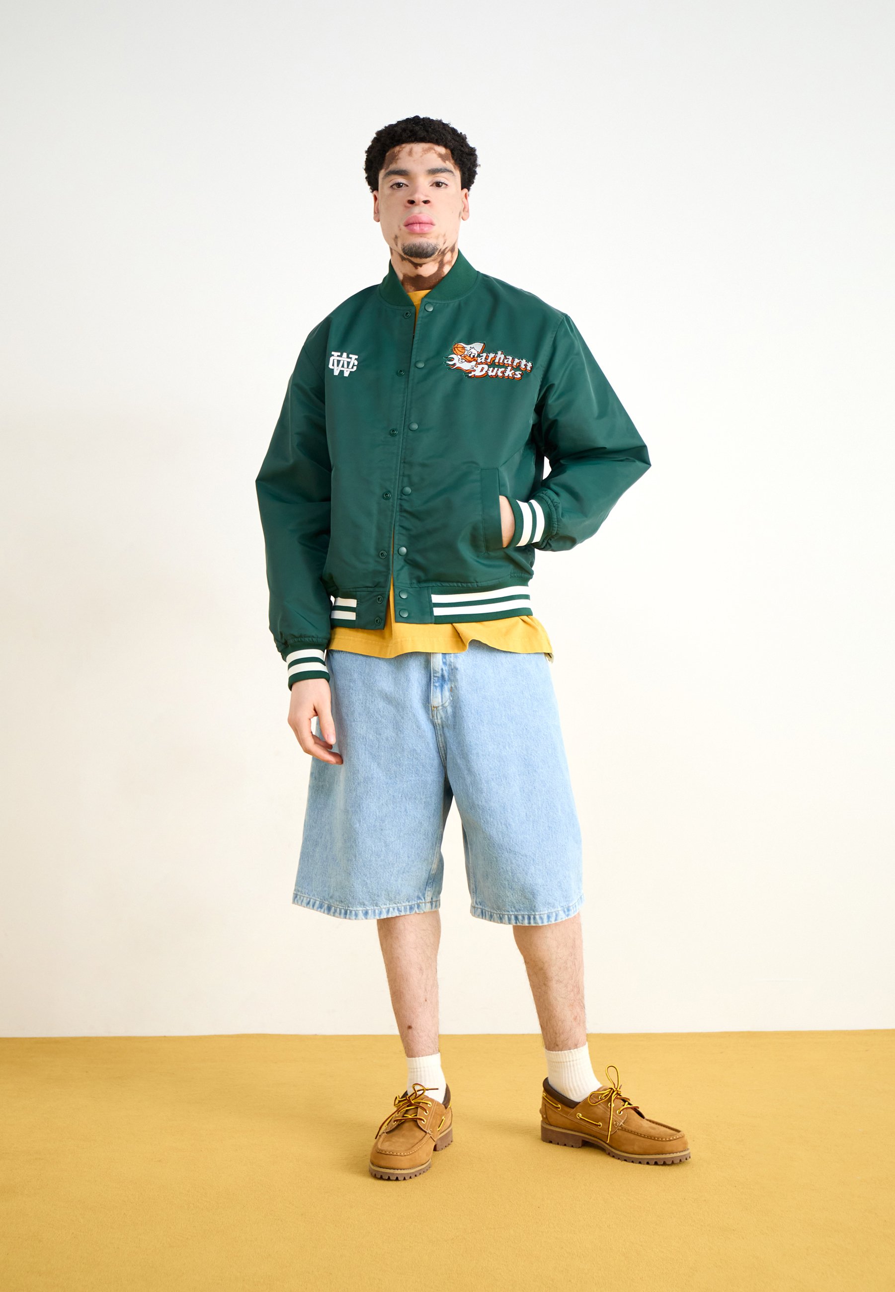 た*む様 CARHARTT WIP Flaming Ducks ジャケット Carhartt WIP Flaming Ducks ジャケット | グリーン | FARFETCH JP