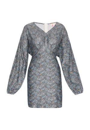 Duga haljina dugih rukava u svijetlosivoj boji s paisley uzorkom u plavoj i zlatnoj. Ima V-izrez i nabranu struk detalj za prilagođeni kroj.