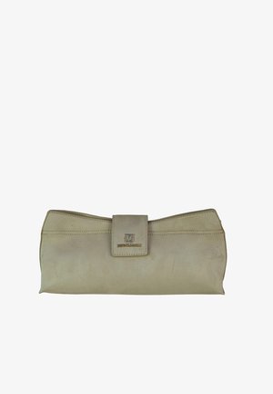 Beige rechteckige Clutch mit Klappverschluss und kleiner metallischer Logoplatte in der Mitte vorne.