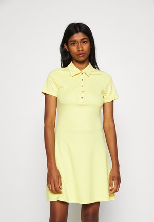 RIVIERA DRESS - Žerzejové šaty - yellow