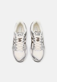 ASICS SportStyle GEL-KAYANO 14 UNISEX - Baskets basses - cream/black