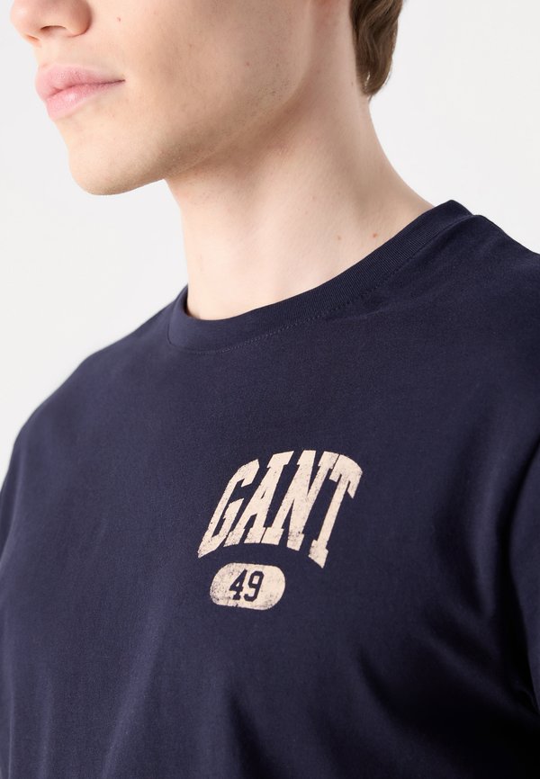 SEASONAL GRAPHIC - Basic T-shirt4