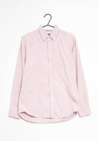 Ljusrosa skjorta med knappar i mönster, långa ärmar, krage, subtil textur och rundad nederkant, med vita knappar och en hängande ögla.