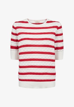 Witte gebreide trui met horizontale rode strepen en getextureerde halfronde patronen, met korte mouwen en een ronde hals.