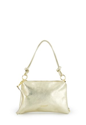Metalen gouden leren handtas met een ritssluiting, afneembare schouderband en decoratieve knoopdetails. Merkennaam "Venezia" in reliëf op de voorkant.