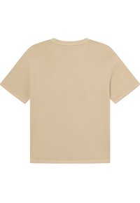 T-shirt bej din bumbac, cu mâneci scurte, guler rotund și o croială lejeră. Țesătura pare netedă, fără modele sau accesorii.