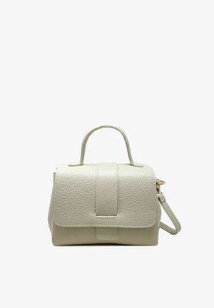 Mała torebka ze skórki w kolorze kremowym, o zdefiniowanym kształcie, z rączką u góry oraz odpinanym paskiem na ramię. Posiada przednią klapkę oraz złote akcenty.