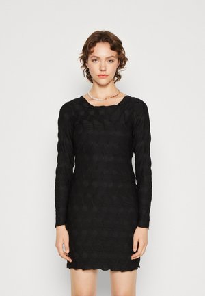 Pieces PCLOLA O NECK SHORT DRESS - Vabalt langev kleit - black