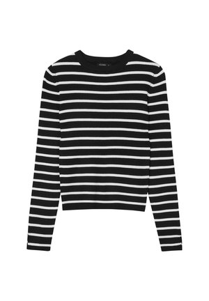 Maglione a strisce bianche e nere, caratterizzato da una texture a coste, colletto rotondo e maniche lunghe con un taglio corto.