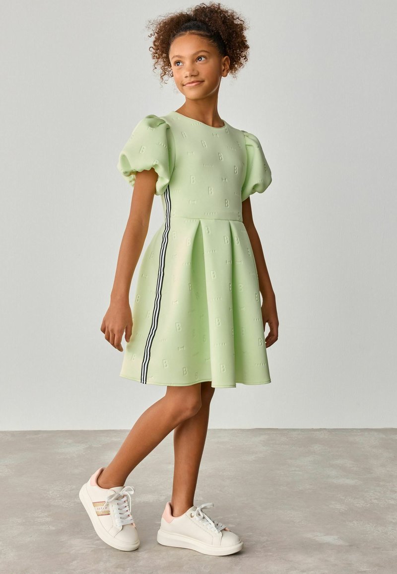 Baker by Ted Baker REGULAR FIT PUFF SLEEVE EMBOSSED - Day dress - lime green /green - Zalando