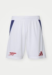 Pantalones cortos deportivos blancos con paneles laterales azules. Cuenta con un logo rojo de Arsenal en la pierna izquierda y un logo rojo de Adidas en el dobladillo derecho. Cintura elástica.