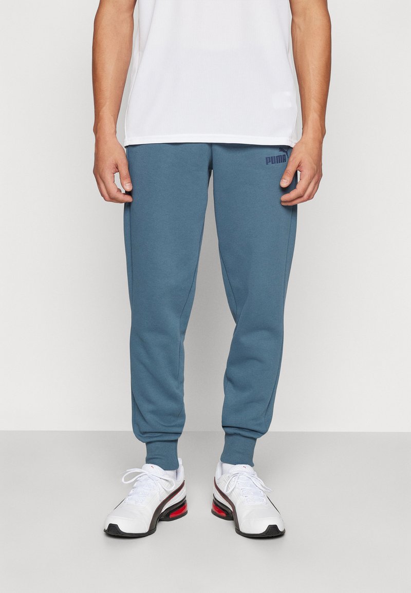 Puma LOGO PANTS - Teplákové kalhoty - gray skies