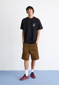 Carhartt WIP SIMPLE - Shorts - lumber rinsed