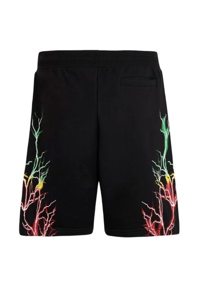 Pantaloni corti neri in cotone con grafiche di fulmini colorati in verde, giallo e rosso lungo i lati. Presentano una tasca posteriore.