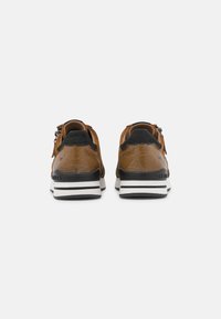 Mustang Sneaker low - cognac