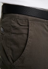 Lindbergh Chino kalhoty - dark green