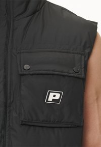 Pegador TARBAL PUFFER VEST - Strukirani kaput - black