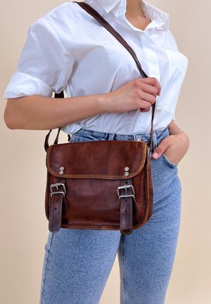 JANE 9,7" - Across body bag - braun