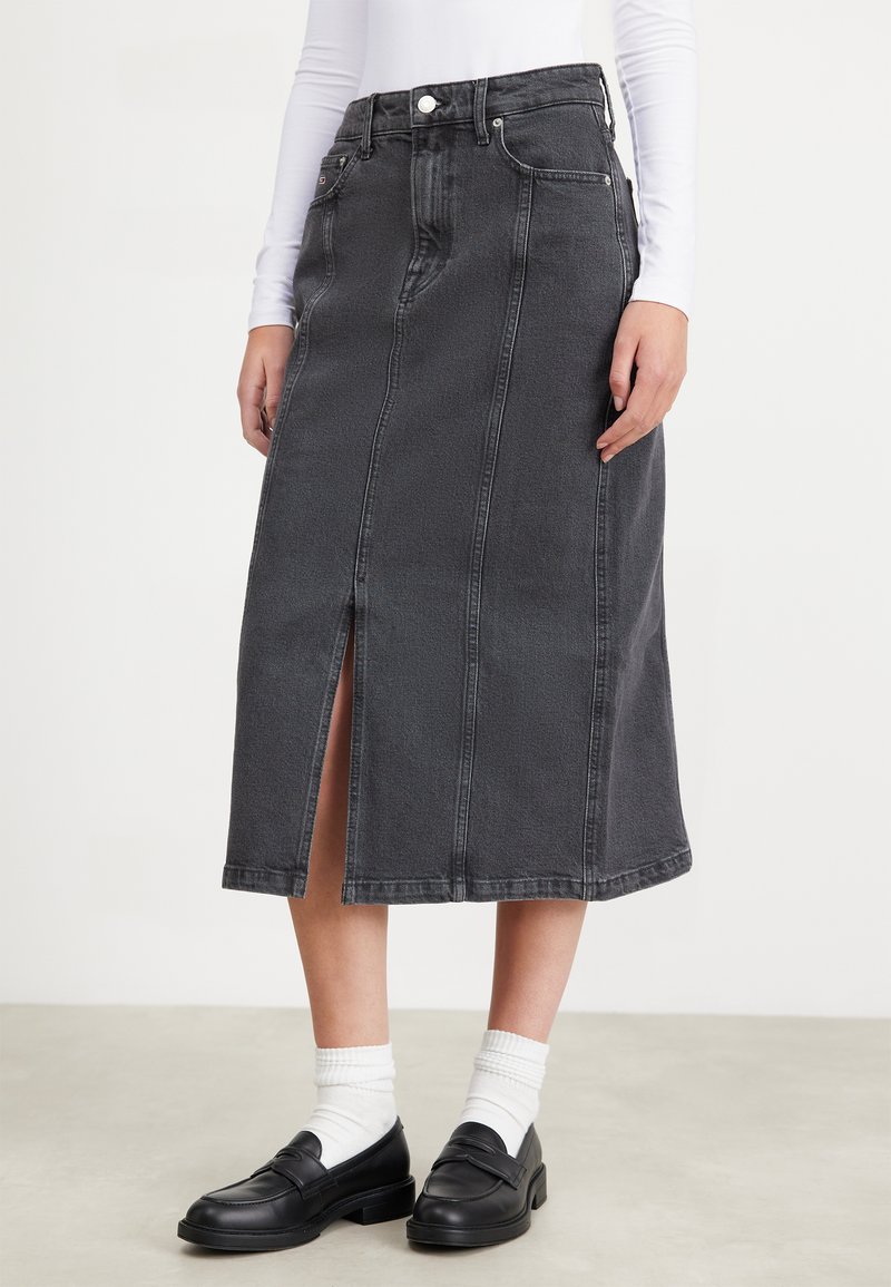 Tommy Jeans - CLAIRE MIDI SKIRT  - Falda vaquera - denim black, Ampliar