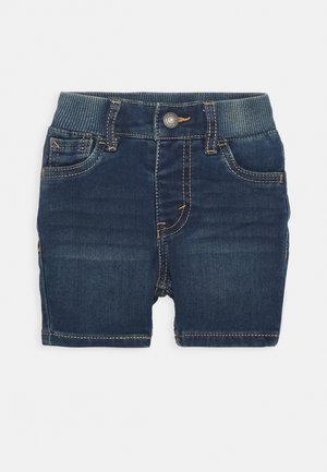 Short en denim bleu foncé avec taille élastique côtelée, bouton à l’avant, passants de ceinture et deux poches avant.