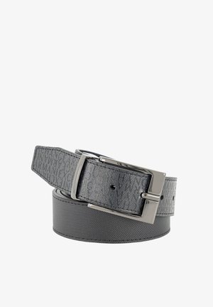 Cintura grigia con un design testurizzato e un delicato motivo con logo, dotata di una fibbia in tonalità argento lucido. Il cinturino è liscio e resistente.