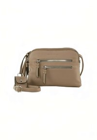 Beige leren crossbodytas met twee ritsen aan de voorkant, afneembare band en een gestructureerd oppervlak. Heeft minimale hardware en strakke lijnen.