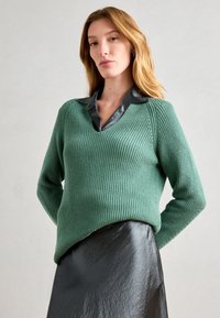 Marc O'Polo LONGSLEEVE V NECK - Pulover - smooth green