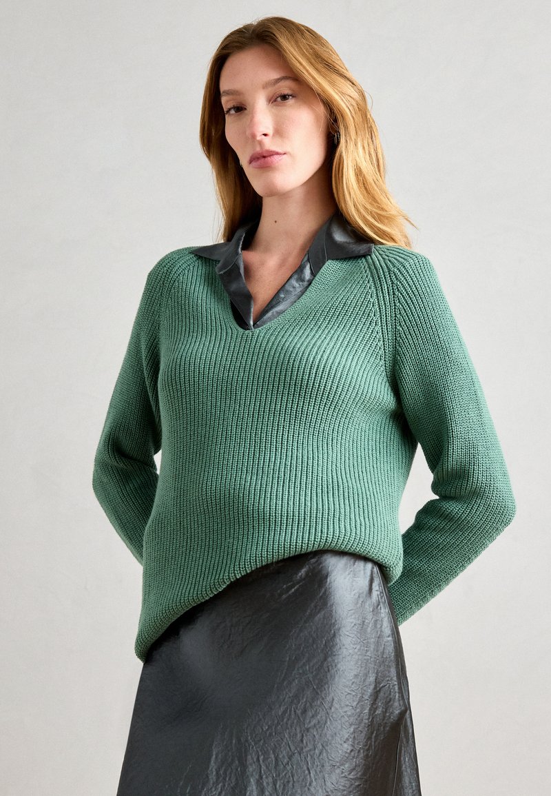 Marc O'Polo LONGSLEEVE V NECK - Pulover - smooth green