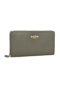 Olivenfarvet læderpung med en tekstureret overflade, lynlåslukning og guld-logoaccent. Rektangulær form og slankt design.