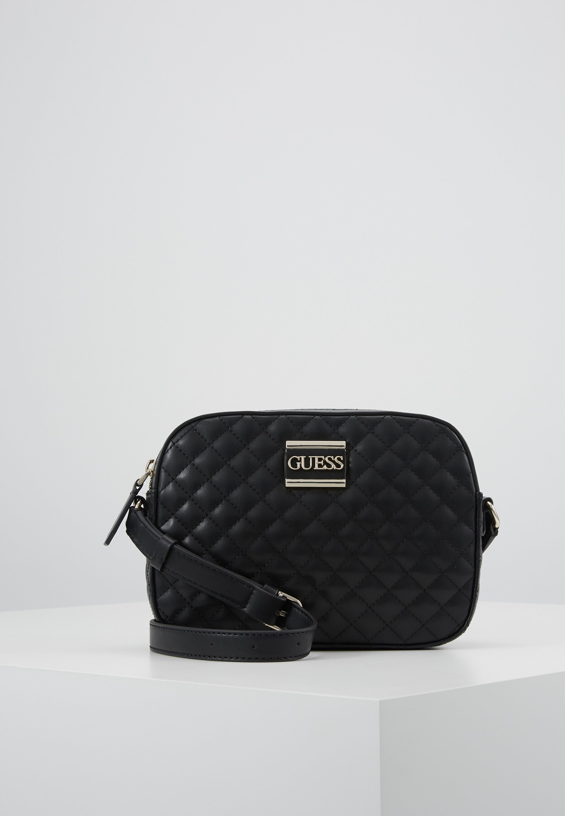Guess KAMRYN CROSSBODY TOP ZIP Skulderveske blacksvart Guess KAMRYN TOP ZIP Skulderveske black Zalando.no