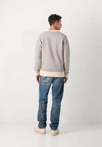 Scotch & Soda DROPPED SHOULDER PULLOVER - Strickpullover - grey melange/ eggnog