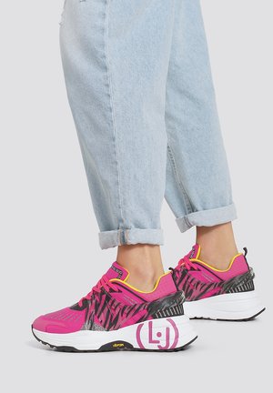 POWERED BY VIBRAM - Trainers - white/fuchsia