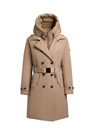 Trinchera beige con frente de doble botonadura, botones a presión, cinturón ajustable, capucha desmontable acolchada y bolsillos laterales.