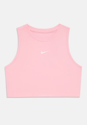 Top court rose en tissu lisse avec un col rond, arborant un petit logo Nike swoosh blanc à l'avant.