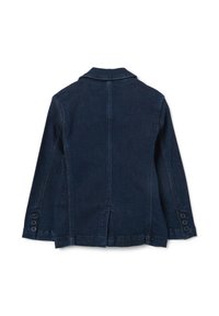 Chaqueta de mezclilla oscura con mangas largas, un cuello y una abertura trasera. Presenta detalles de botones en los puños y un diseño ajustado.