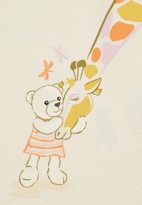 Karikatur eines Bären in einem gestreiften Kleid, der eine Giraffe umarmt. Beide haben einfache Merkmale und sind in pastellfarbenen Tönen auf einem hellen Hintergrund dargestellt.
