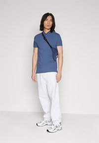 Tommy Hilfiger MAO TIPPED SLIM  - Pólóing - faded indigo