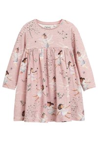 Vestido rosa de manga larga con cintura fruncida e ilustraciones de hadas y flores, hecho de una suave tela texturizada.