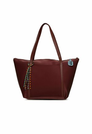 Sac fourre-tout bordeaux avec fermeture éclair, doté de deux poignées et d'un détail en frange tressée colorée. Texture lisse avec coutures renforcées.