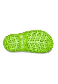 Suela de goma verde con patrones de agarre texturizados, punta redondeada y logotipo de la marca. Diseñado para la comodidad con una construcción ligera.