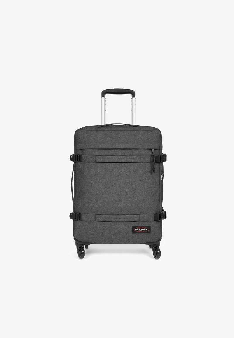 Černý textilní kufr s texturovaným povrchem, stažitelnou rukojetí, čtyřmi kolečky a dvěma nastavitelými popruhy. Obsahuje logo Eastpak.