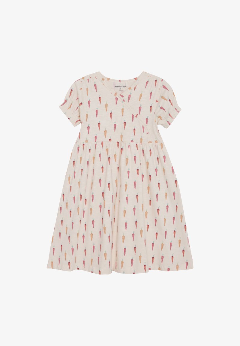Witte jurk gemaakt van zachte stof met een herhalend wortelprint in roze en oranje tinten. Korte mouwen en een uitlopende rok ontwerp.