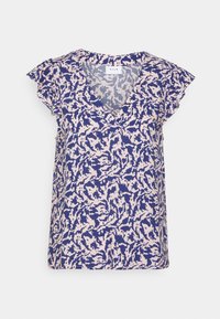 Top com estampa floral, apresentando um decote em V e mangas curtas com babados. O tecido é leve, com padrões abstratos em azul e bege.