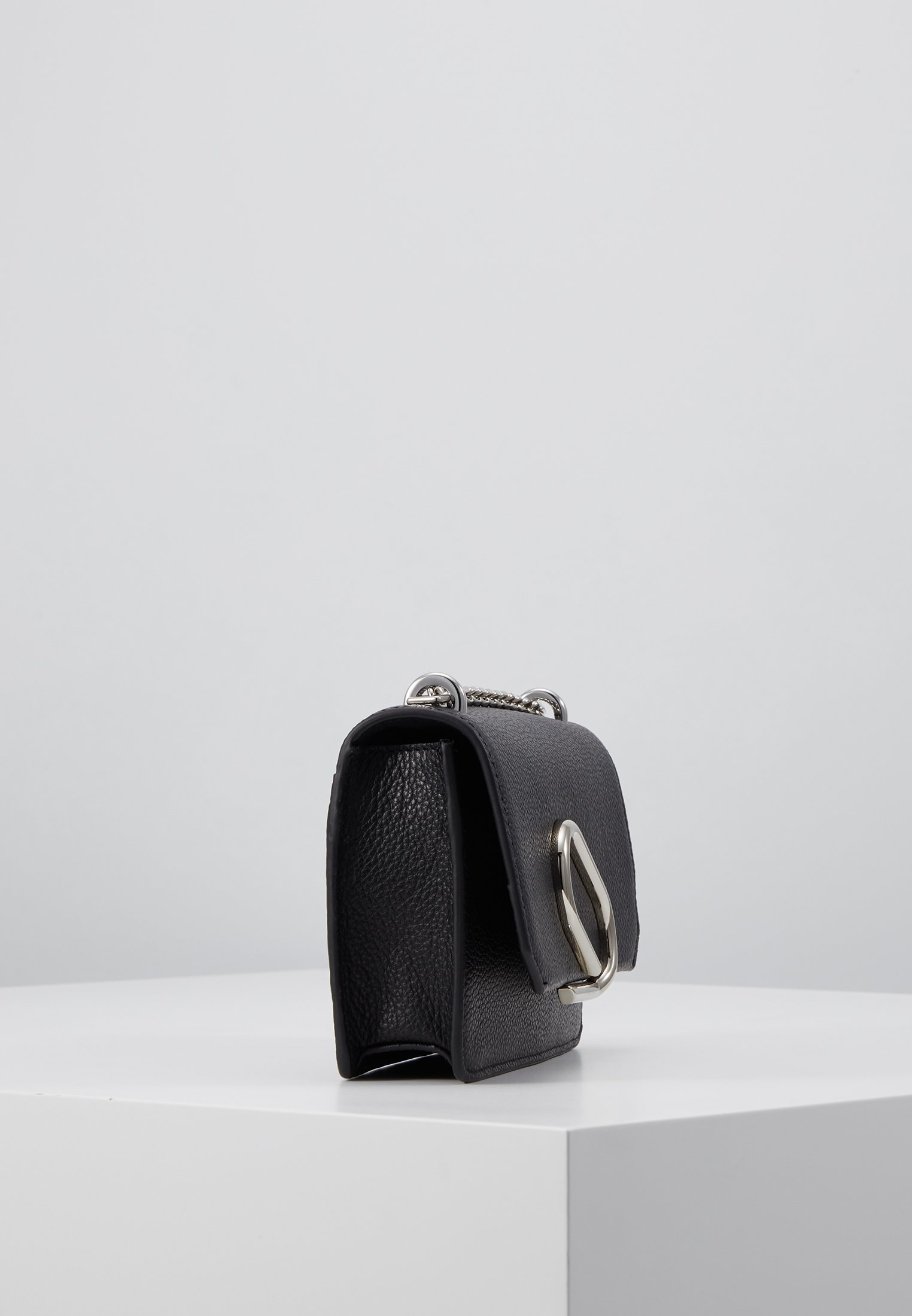 3.1 Phillip Lim ALIX CHAIN CLUTCH Skulderveske black 3.1 Phillip Lim ALIX CHAIN Skulderveske white Zalando.no