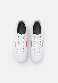 Mizuno MORELIA NEO IV PRO MIX - Scarpe da calcio per terreno morbido - white/radiant red/ hot coral