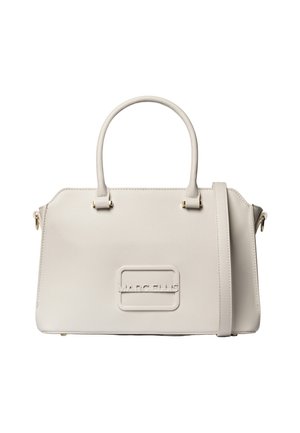 Sac à main rectangulaire couleur crème avec deux poignées et une longue bandoulière, présentant un logo Marc Ellis embossé sur le devant.