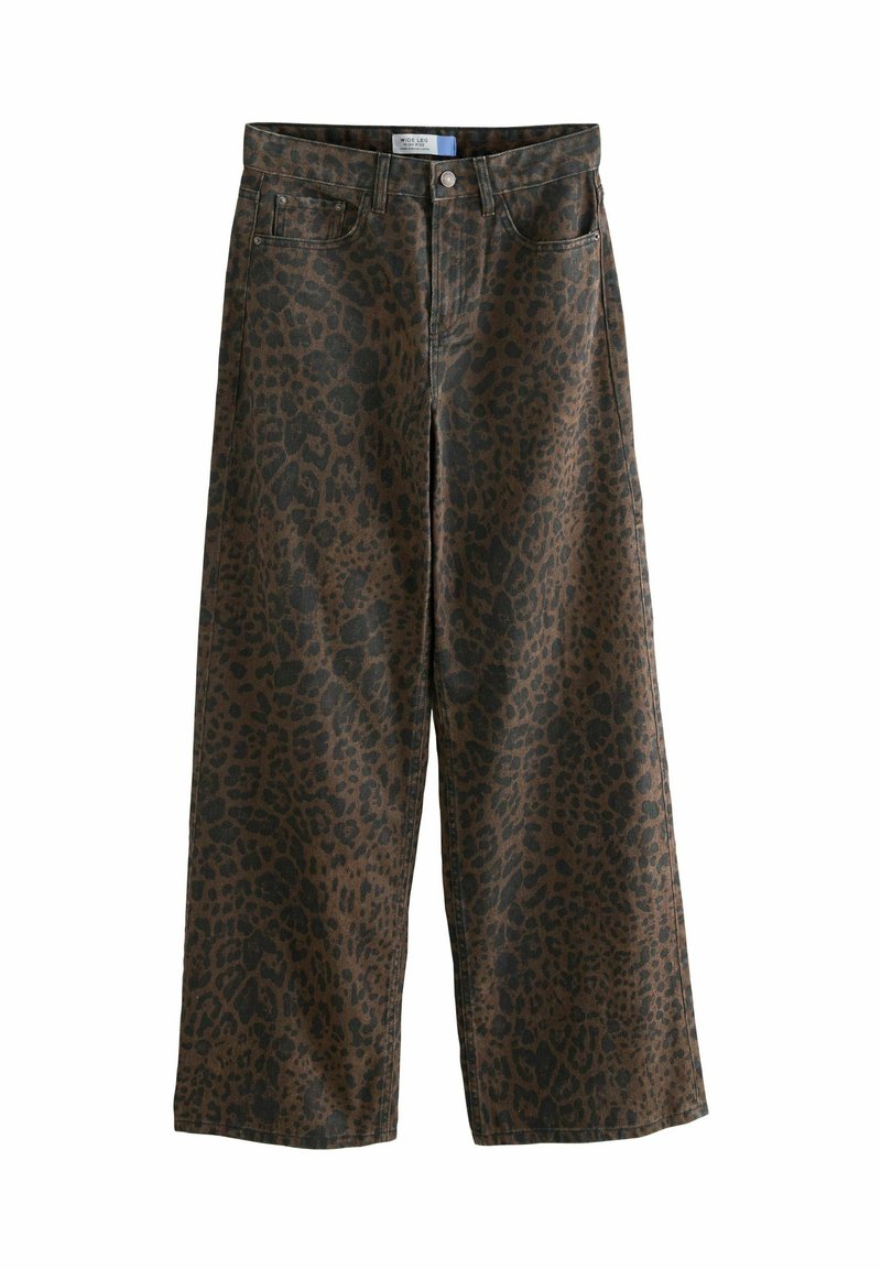 Jean à jambes larges avec motif léopard marron et noir, fermeture avant par bouton et zip, et poches avant.