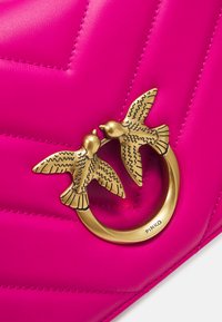 Pinko LOVE CLICK CLASSIC BIG CHEVRON - Borsa a tracolla - pink