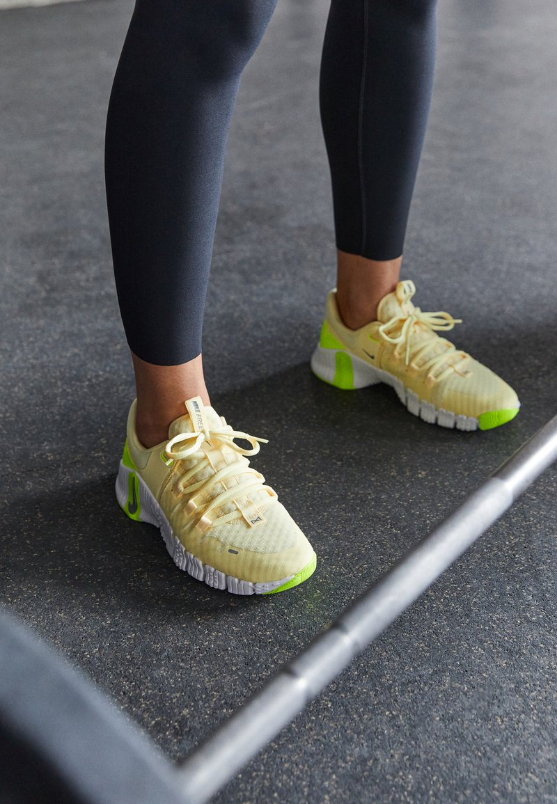 Nike free trainer 5.0 v4 brown Clearance